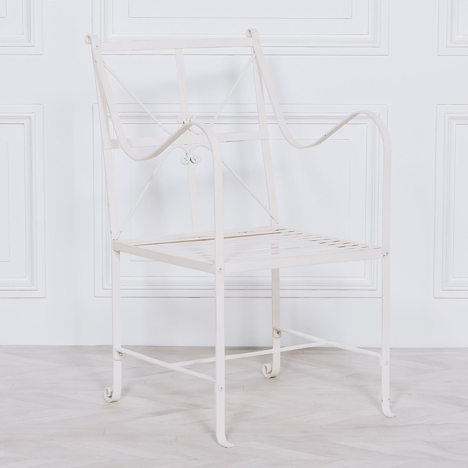 Valle Off-White/Cream Distressed Iron Garden Chair